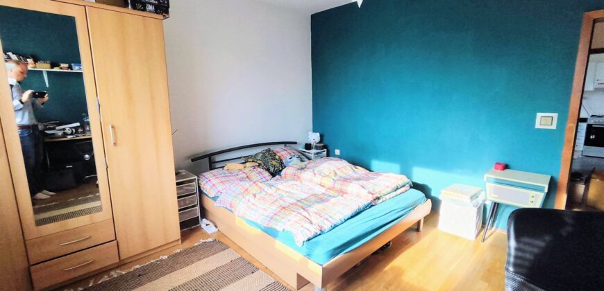 3 izb. na začiatku Petržalky Hálová s nepriechodnými izbami