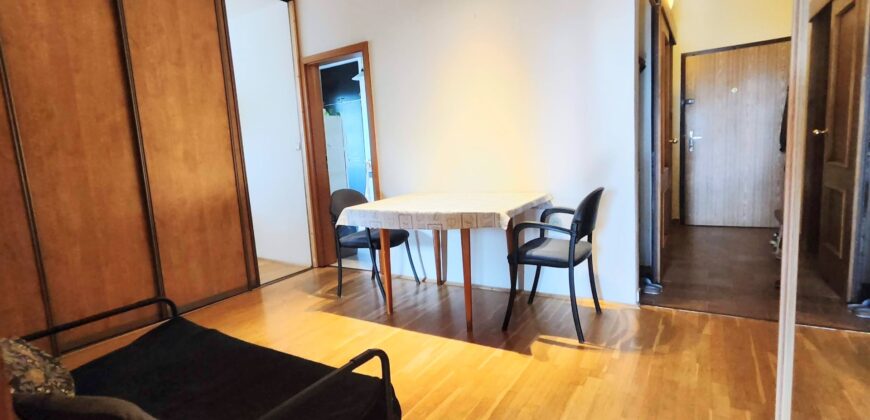 3 izb. na začiatku Petržalky Hálová s nepriechodnými izbami