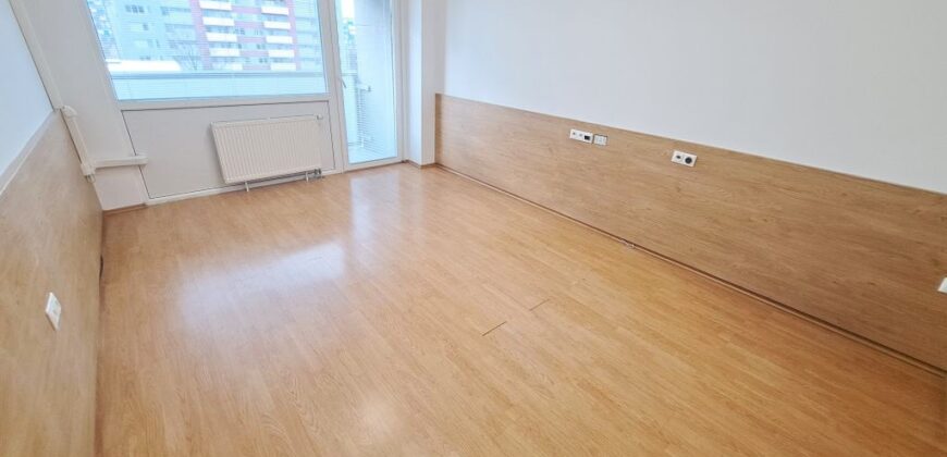 Prenájom dvojkancelárie (52 m2) po rek., Seberiniho ul., Ružinov