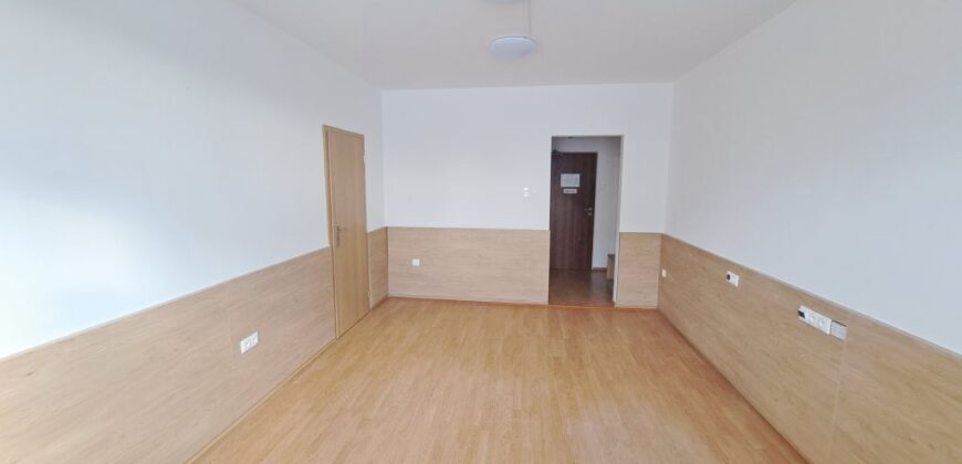 Prenájom dvojkancelárie (52 m2) po rek., Seberiniho ul., Ružinov